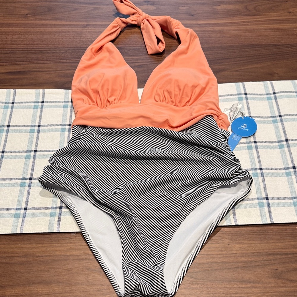 Cupshe one piece swimsuit NWT